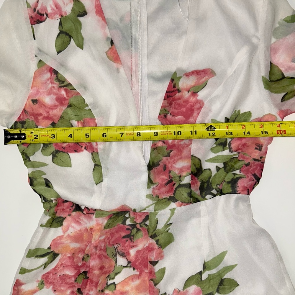 NEW Showpo Floral Romper Size 8 AU & US 4 - Picture 9 of 11